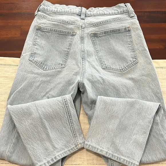 Gap Mom Jeans Boyfriend Light Wash Size 4 R - Picture 6 of 6